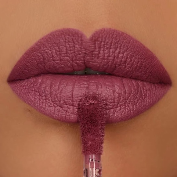 RARE NEW Mini Jeffree Star Liquid Lipstick - Raspberry Beach - Picture 1 of 8
